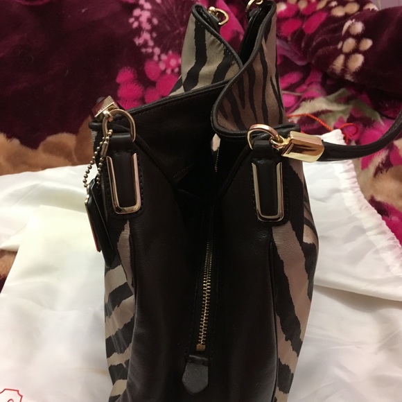 Coach purse - Picture 2 of 6